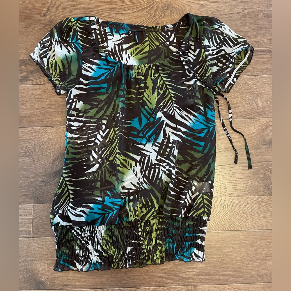 Maurices Leaf Patterned Top: Size Small